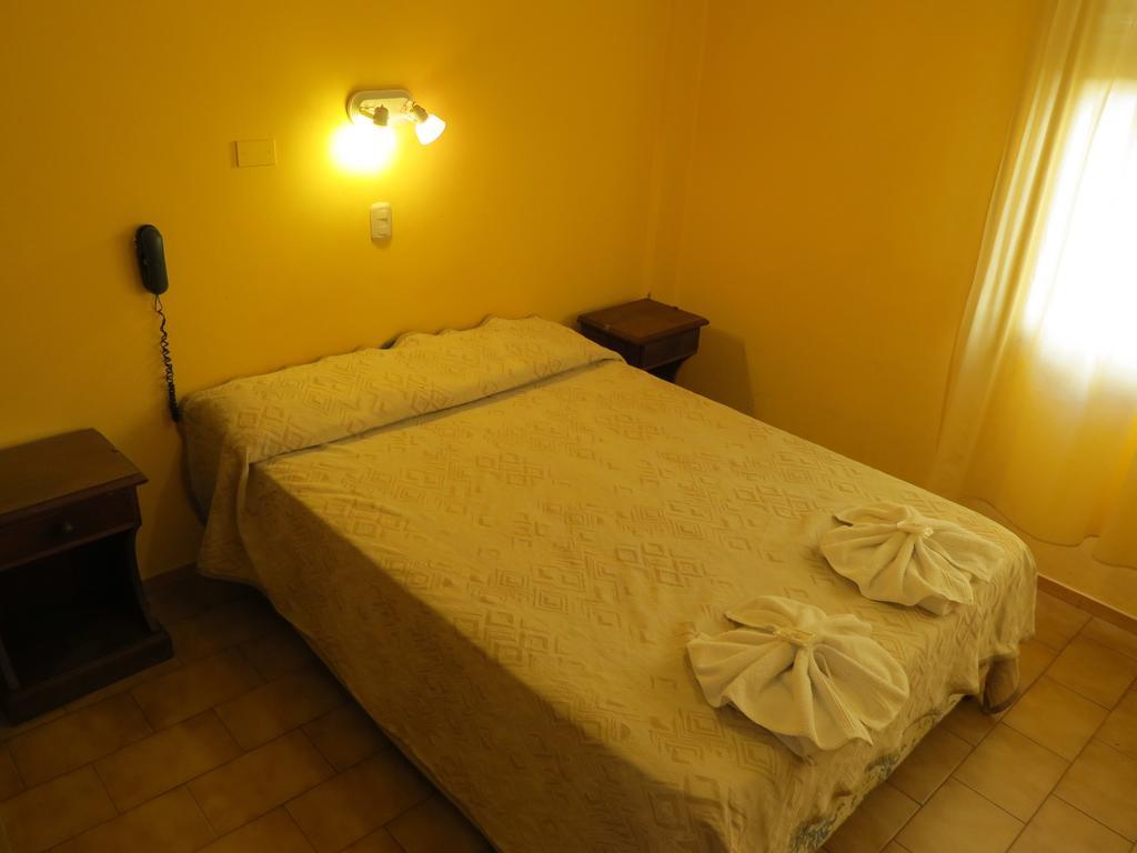 Hotel Arenales Villa Carlos Paz Kamer foto