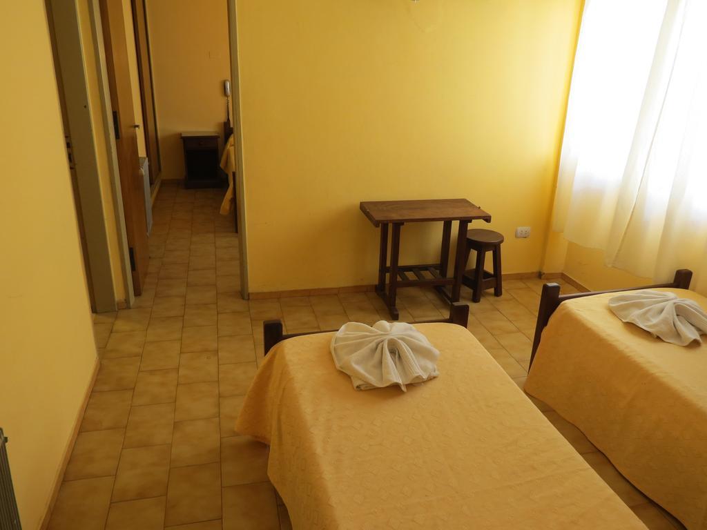 Hotel Arenales Villa Carlos Paz Kamer foto