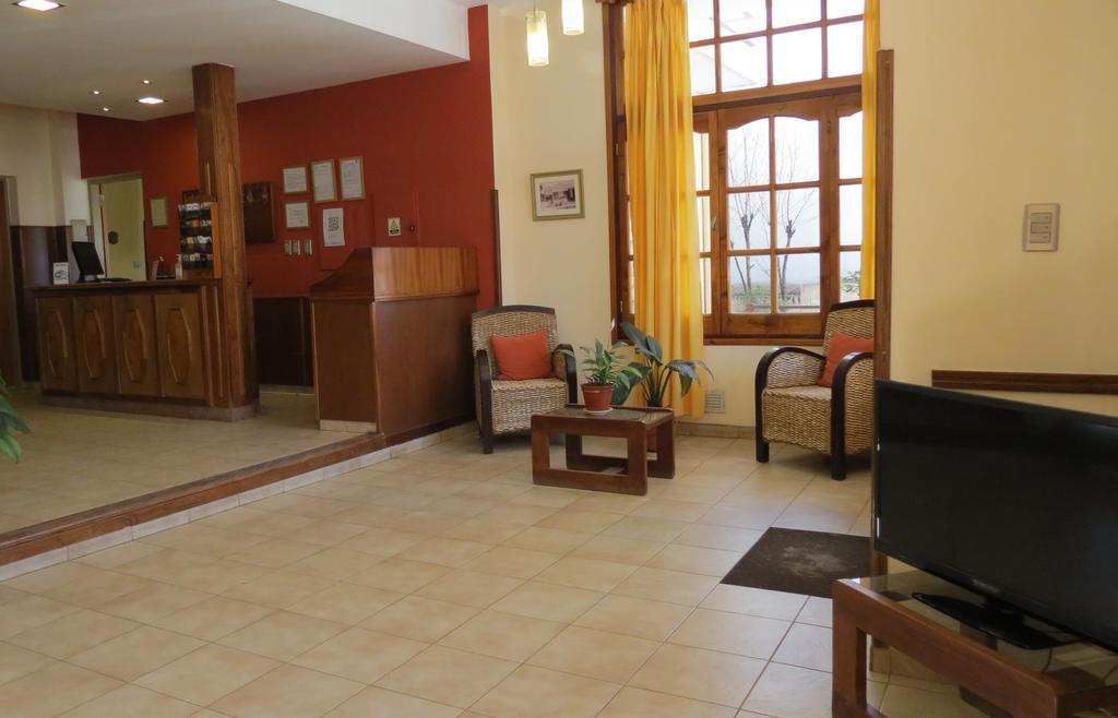 Hotel Arenales Villa Carlos Paz Buitenkant foto