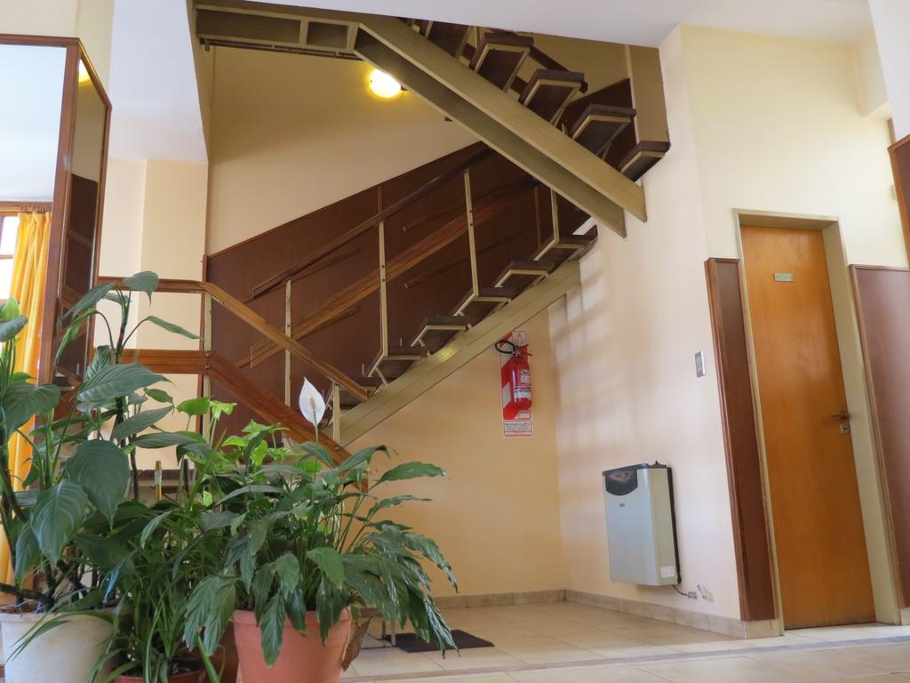 Hotel Arenales Villa Carlos Paz Buitenkant foto