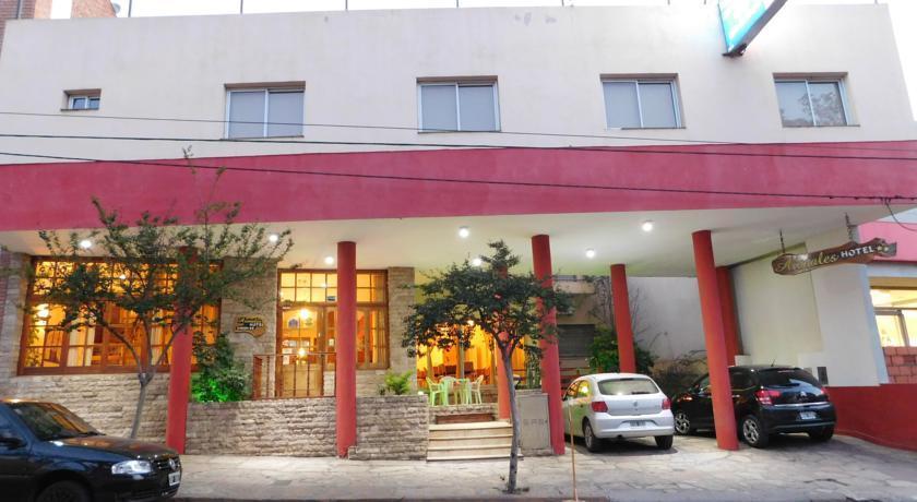 Hotel Arenales Villa Carlos Paz Buitenkant foto